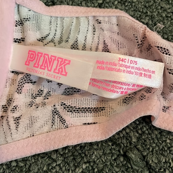 Pink buff Victoria’s Secret, lightly lined front attached bra - Picture 4 of 4